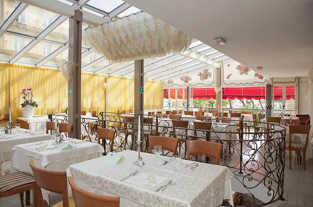 Hotel Elpiro Lido di Jesolo 4*,